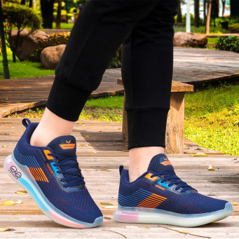 Sports shoes
